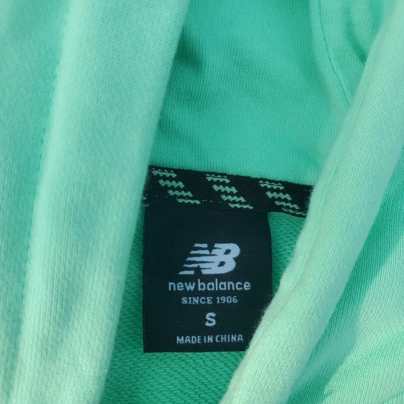 New Balance Trail Hoodie - Picture 2 of 6